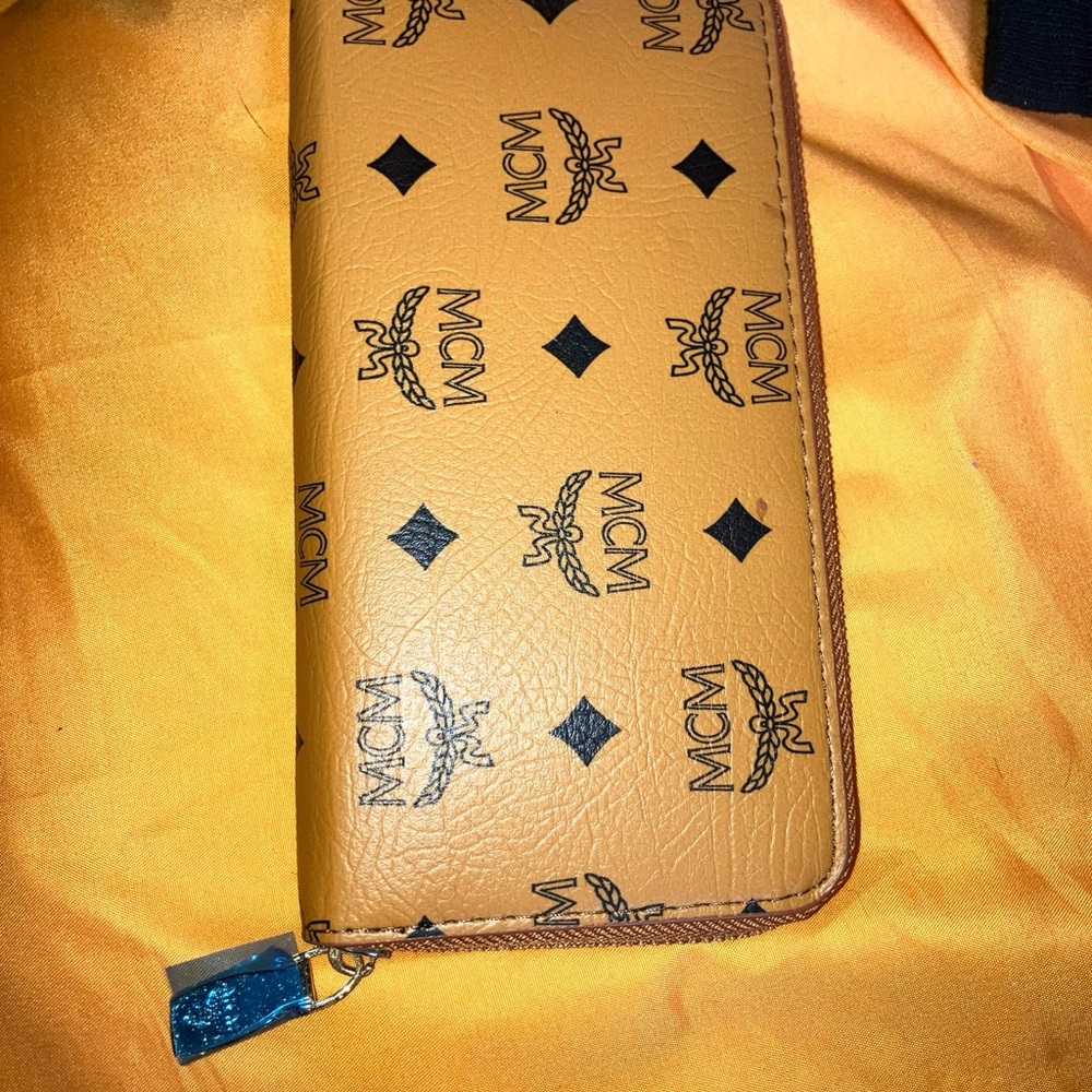 MCM Tan Wallet with Iconic Pattern and Zipper Closure - Picture 2 of 2